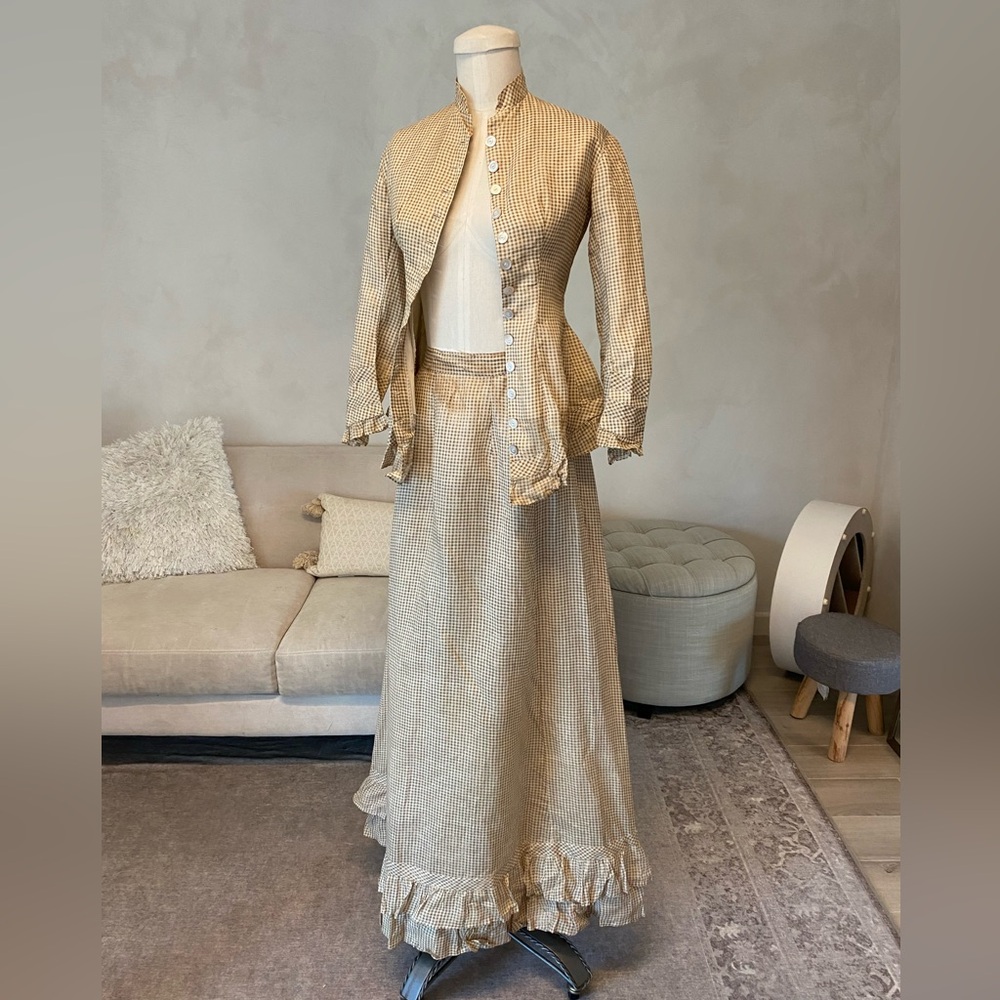 BEAUTIFUL VINTAGE VICTORIAN GINGHAM TWO PIECE TOP AND SKIRT ENSEMBLE